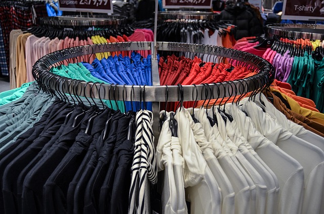 Luxe et eCommerce : un démarrage tardif ! 1 shirts-428627_640